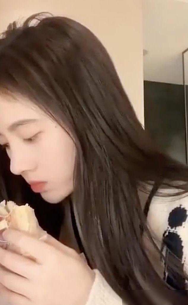 鞠婧祎最新寫(xiě)真集，探索偶像的多面魅力
