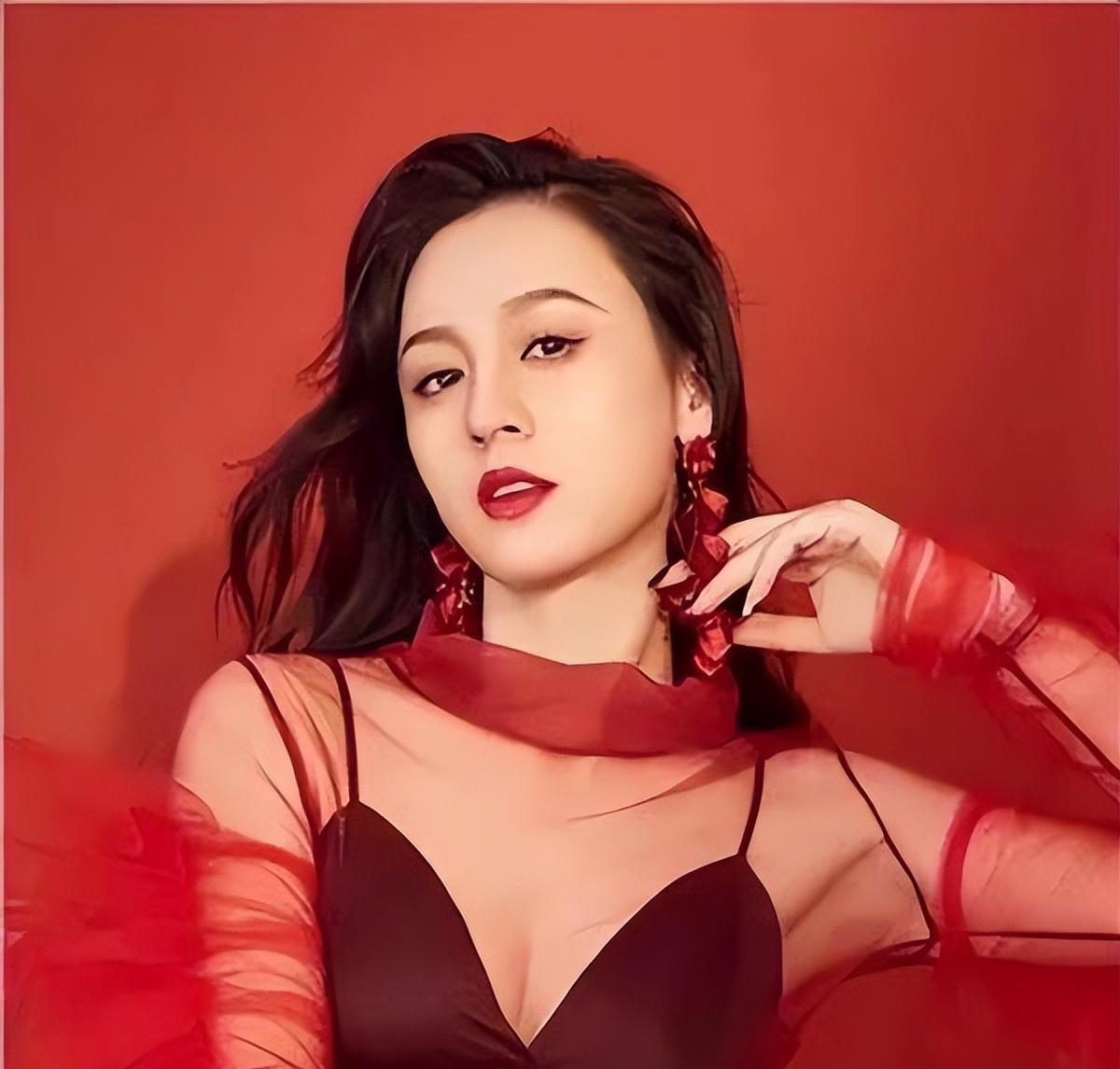 網(wǎng)紅美女排名2016最新，聚焦網(wǎng)絡(luò)紅人魅力四溢的世界