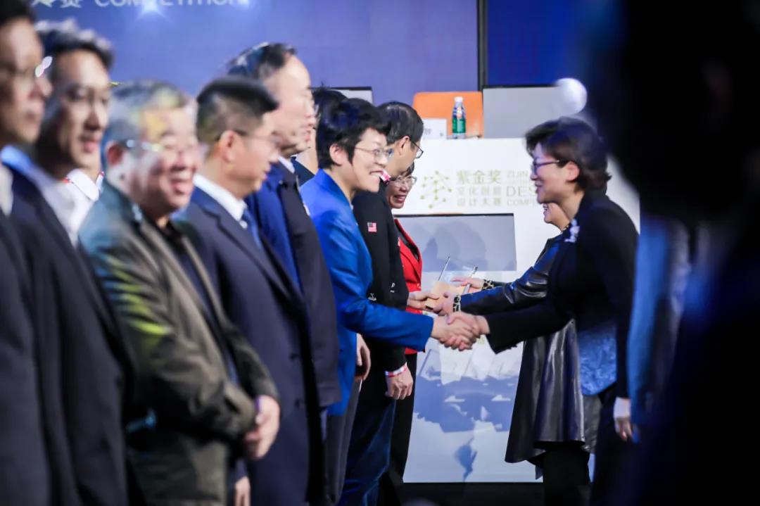 王中王一肖一特一中一澳，探索多元領(lǐng)域的杰出表現(xiàn)